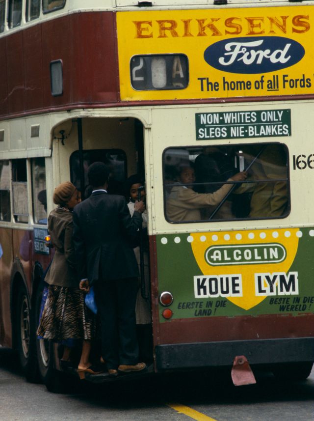 La ségrégation affectait aussi les transports