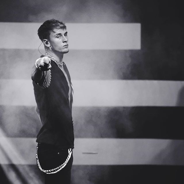 machine-gun-kelly-mgk-live