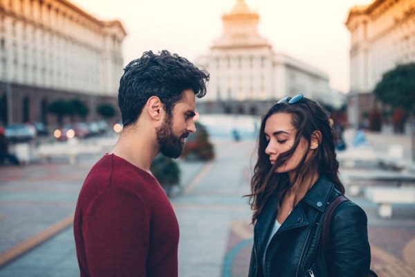 homme blesse par femme