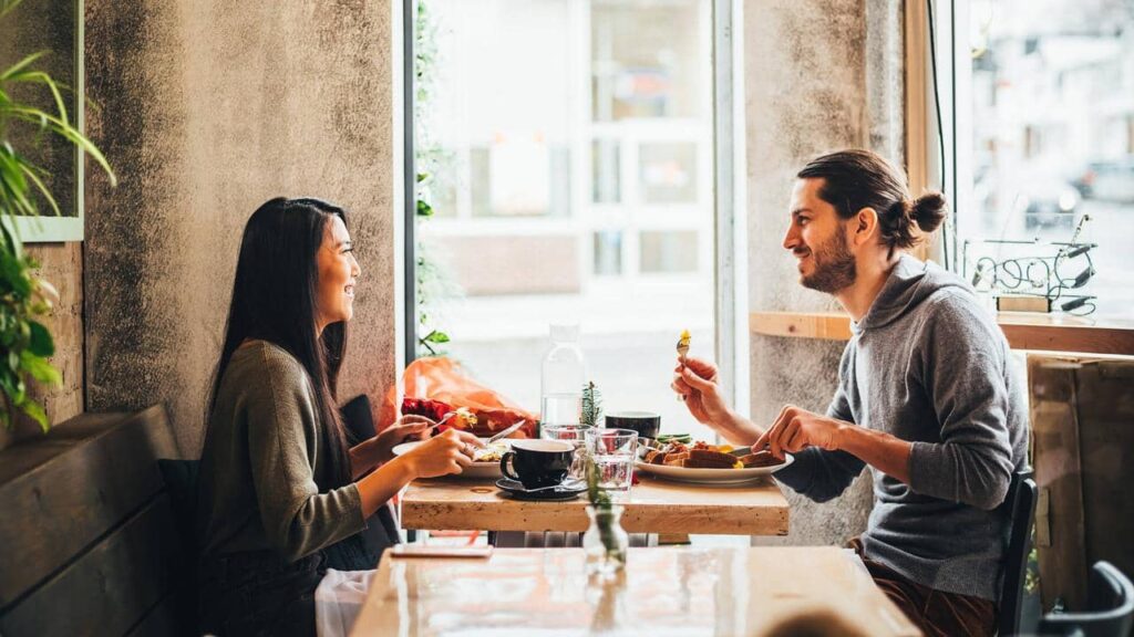 couple-restaurant