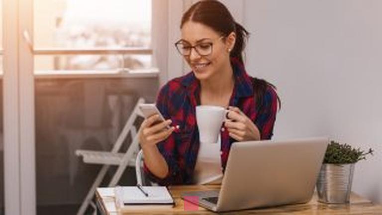 Messages de bonjour romantiques pour entretenir l'amour à distance